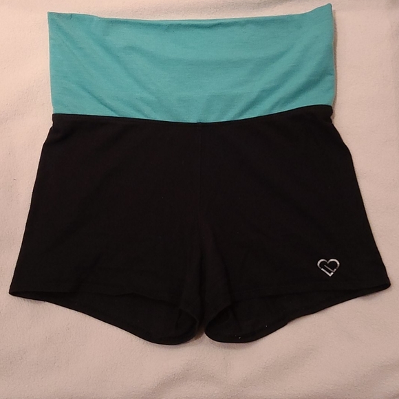 Foldover waistband shorts - Picture 3 of 5